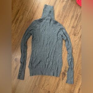 H&M Gray Turtleneck Sweater for women knitted